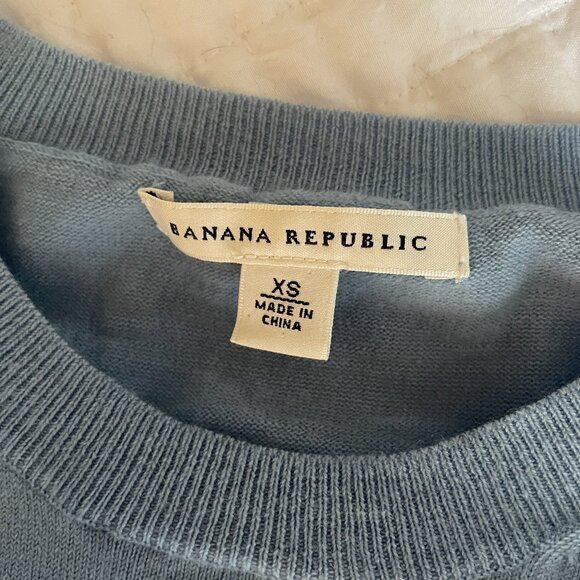 Banana Republic Cashmere Sweater - Picture 1 of 3